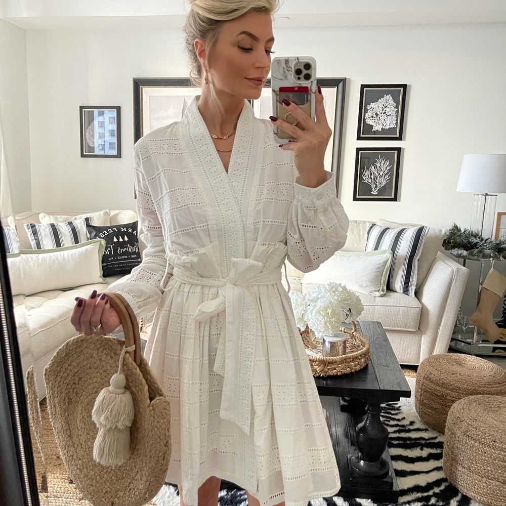 Detailed white wrap dress - Picture 1 of 4